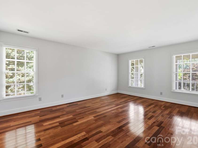 7000 Hollow Oak Drive, Mint Hill, NC 28227.  MLS# CAR4375373, YatesRealty ID 24487. 