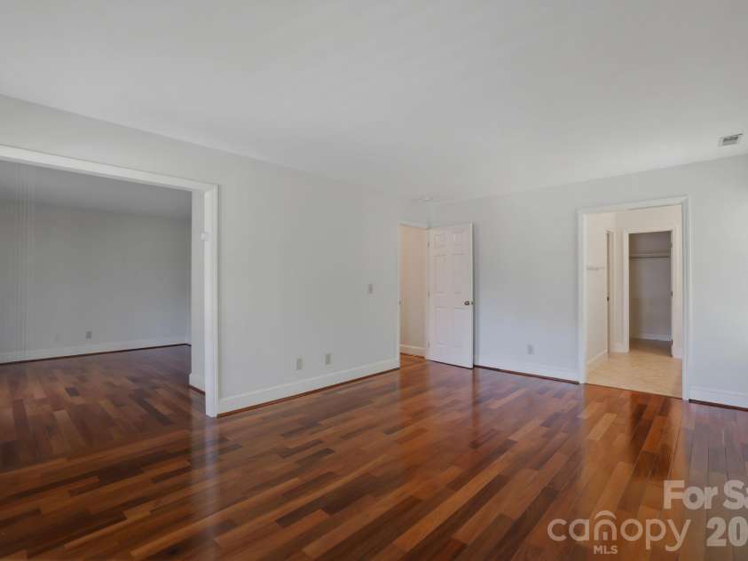 7000 Hollow Oak Drive, Mint Hill, NC 28227.  MLS# CAR4375373, YatesRealty ID 24487. 