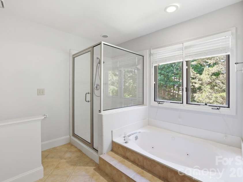 7000 Hollow Oak Drive, Mint Hill, NC 28227.  MLS# CAR4375373, YatesRealty ID 24487. 