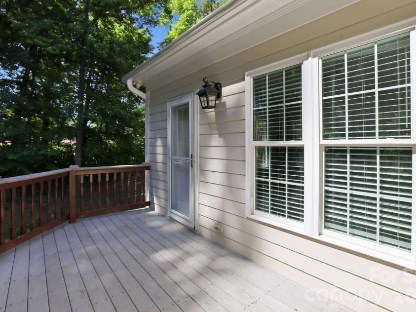 7000 Hollow Oak Drive, Mint Hill, NC 28227.  MLS# CAR4375373, YatesRealty ID 24487. 