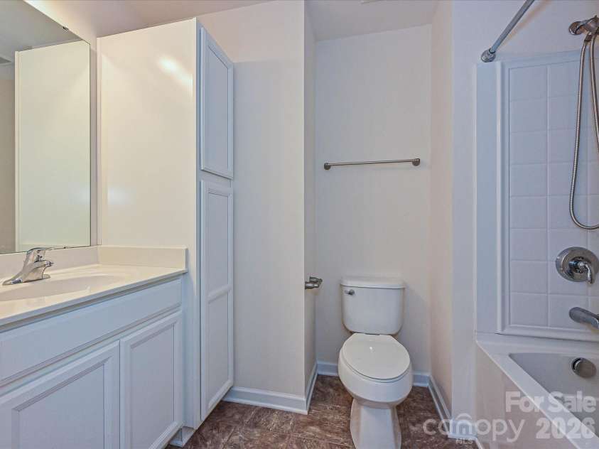 4629 Quinton Lane, Charlotte, NC 28269.  MLS# CAR4370168, YatesRealty ID 24488. 