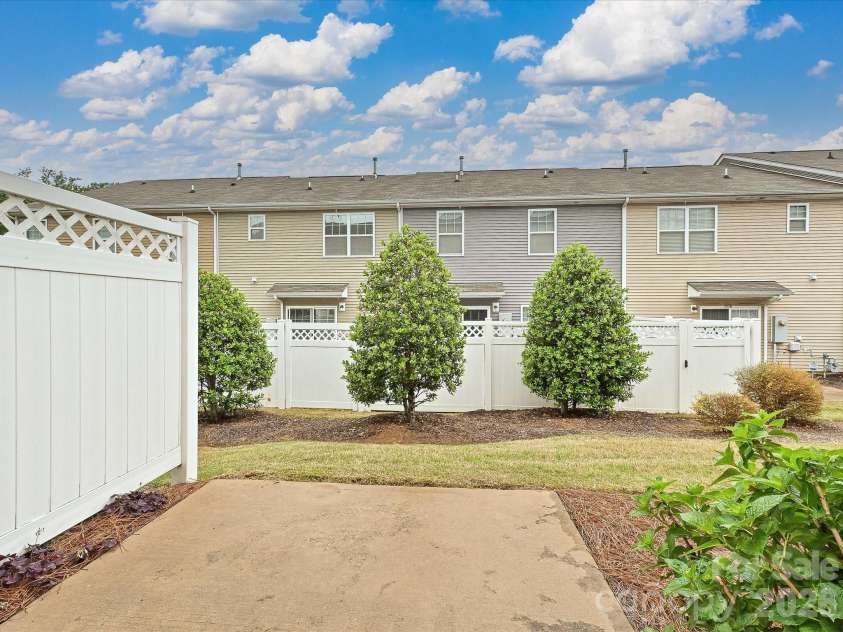 4629 Quinton Lane, Charlotte, NC 28269.  MLS# CAR4370168, YatesRealty ID 24488. 