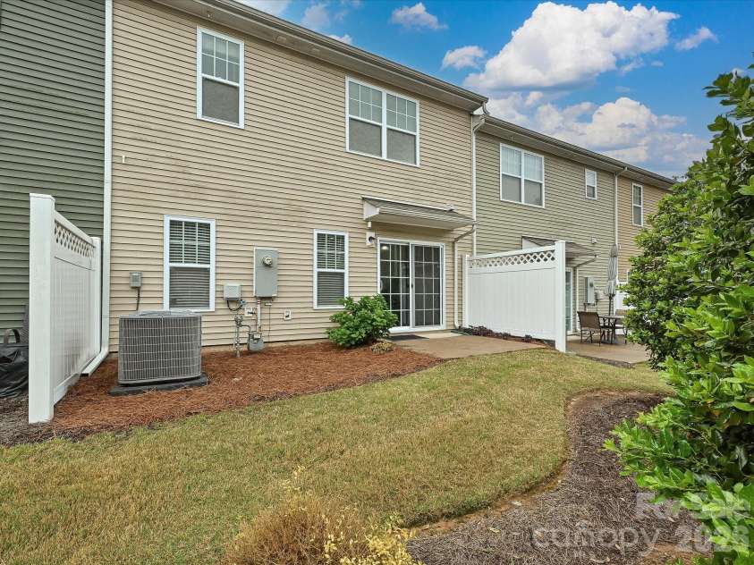 4629 Quinton Lane, Charlotte, NC 28269.  MLS# CAR4370168, YatesRealty ID 24488. 