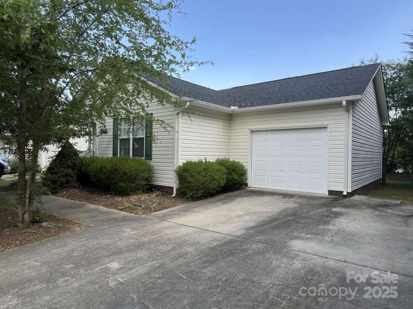 1015 Piney Church Road, Concord, NC 28025.  MLS# CAR4279167, YatesRealty ID 24489. 