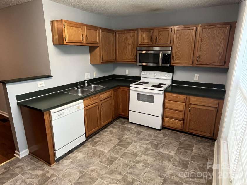 1015 Piney Church Road, Concord, NC 28025.  MLS# CAR4279167, YatesRealty ID 24489. 