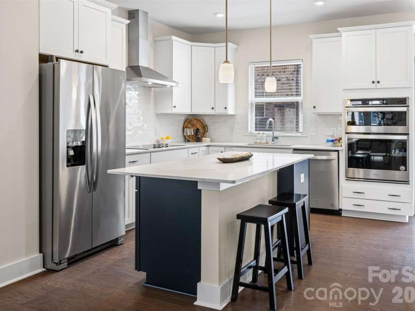 16034 Roscoe Lane, Charlotte, NC 28204.  MLS# CAR4324981, YatesRealty ID 2449. 