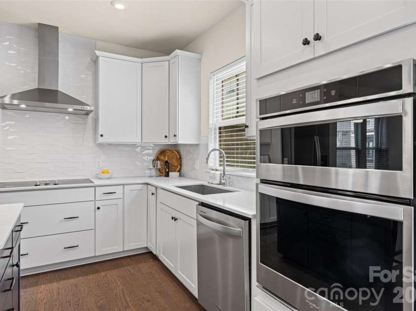 16034 Roscoe Lane, Charlotte, NC 28204.  MLS# CAR4324981, YatesRealty ID 2449. 