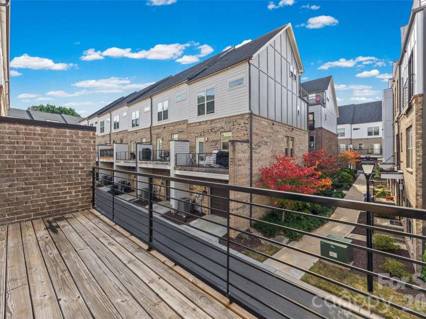 16034 Roscoe Lane, Charlotte, NC 28204.  MLS# CAR4324981, YatesRealty ID 2449. 
