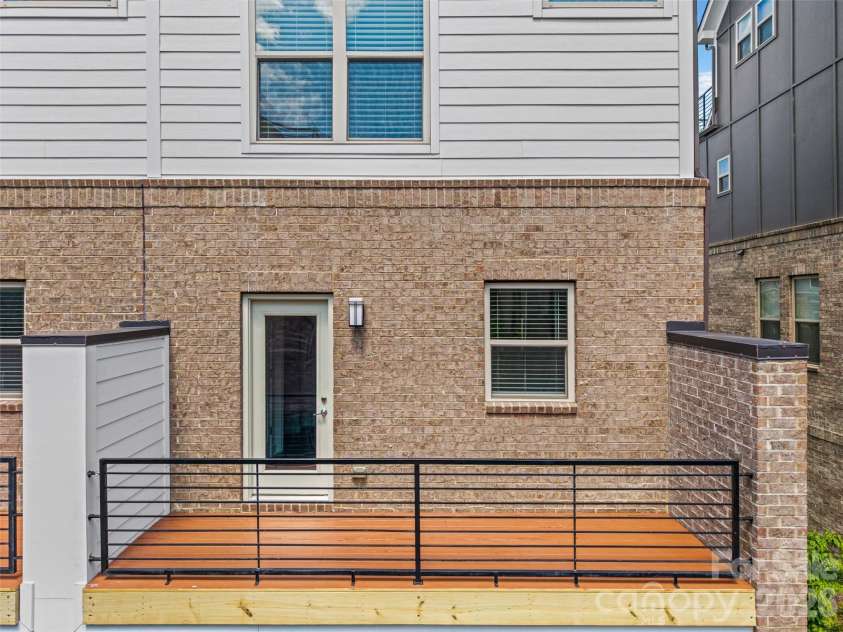 16034 Roscoe Lane, Charlotte, NC 28204.  MLS# CAR4324981, YatesRealty ID 2449. 