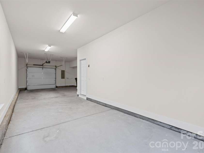 16034 Roscoe Lane, Charlotte, NC 28204.  MLS# CAR4324981, YatesRealty ID 2449. 