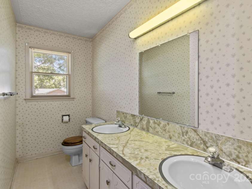 222 Mcmillian Heights Road, Iron Station, NC 28080.  MLS# CAR4279136, YatesRealty ID 24490. 