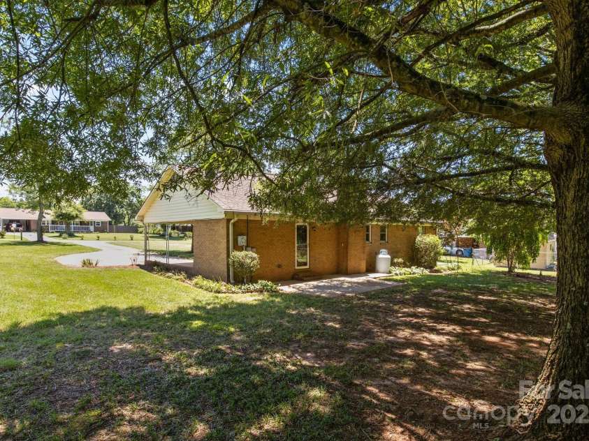 222 Mcmillian Heights Road, Iron Station, NC 28080.  MLS# CAR4279136, YatesRealty ID 24490. 