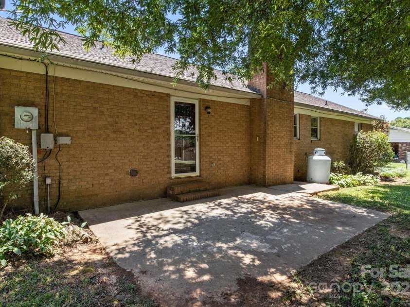 222 Mcmillian Heights Road, Iron Station, NC 28080.  MLS# CAR4279136, YatesRealty ID 24490. 