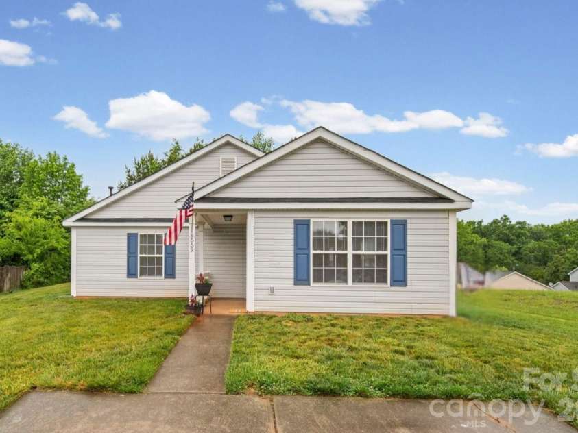 559 Railway Place, Concord, NC 28025.  MLS# CAR4380553, YatesRealty ID 24490. Welcome Home!  559 Railway Place!