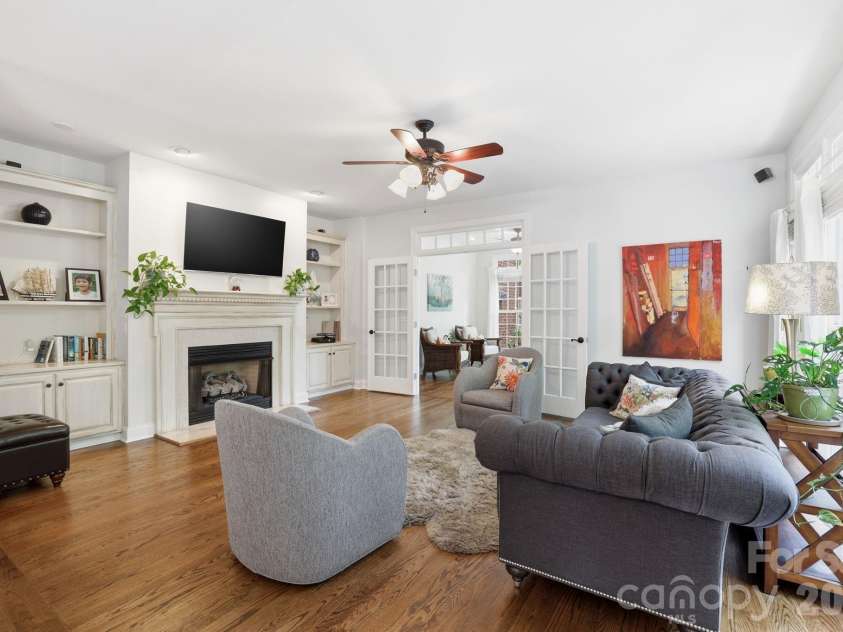 239 Sardis Pointe Road, Matthews, NC 28105.  MLS# CAR4373464, YatesRealty ID 24492. Family room