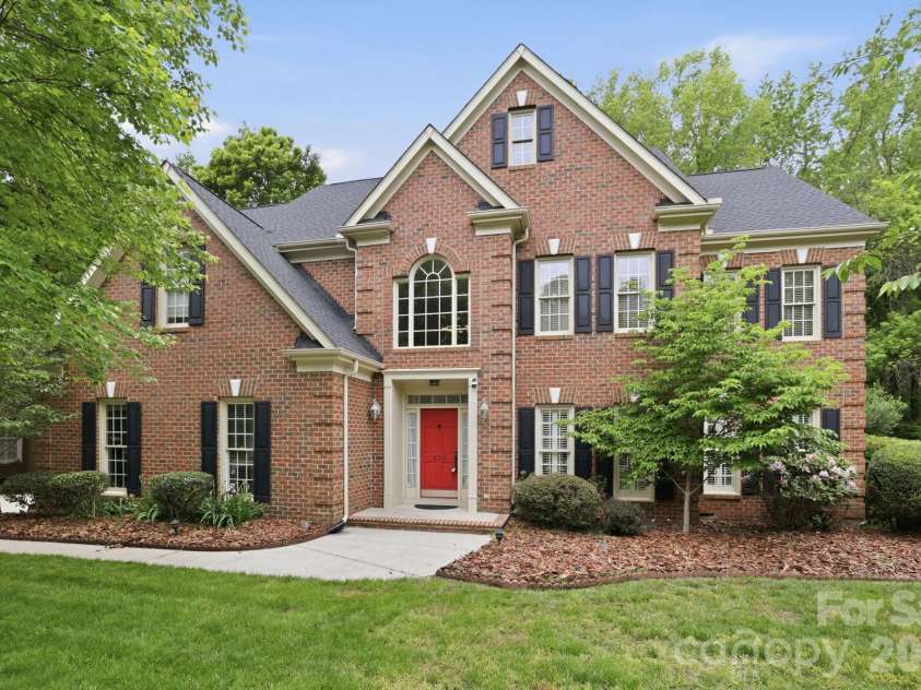 239 Sardis Pointe Road, Matthews, NC 28105.  MLS# CAR4373464, YatesRealty ID 24492. Front View