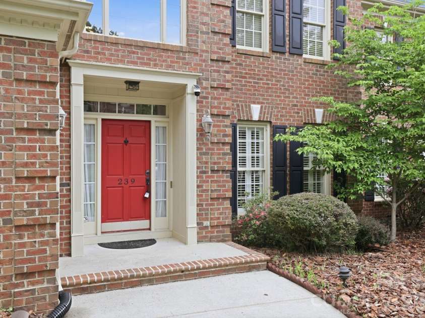 239 Sardis Pointe Road, Matthews, NC 28105.  MLS# CAR4373464, YatesRealty ID 24492. Front view