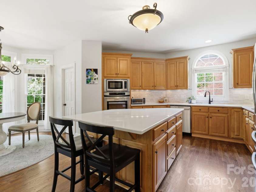 239 Sardis Pointe Road, Matthews, NC 28105.  MLS# CAR4373464, YatesRealty ID 24492. Kitchen