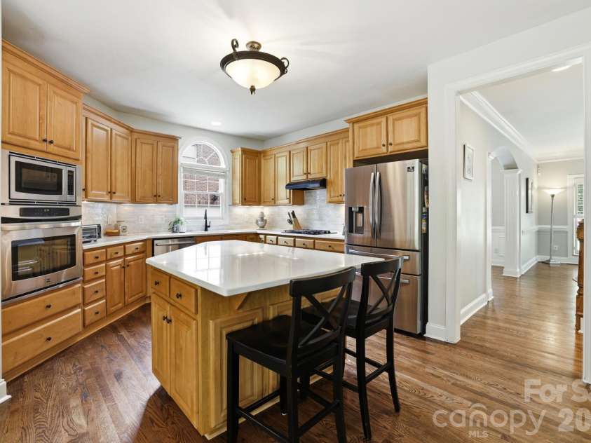 239 Sardis Pointe Road, Matthews, NC 28105.  MLS# CAR4373464, YatesRealty ID 24492. Kitchen
