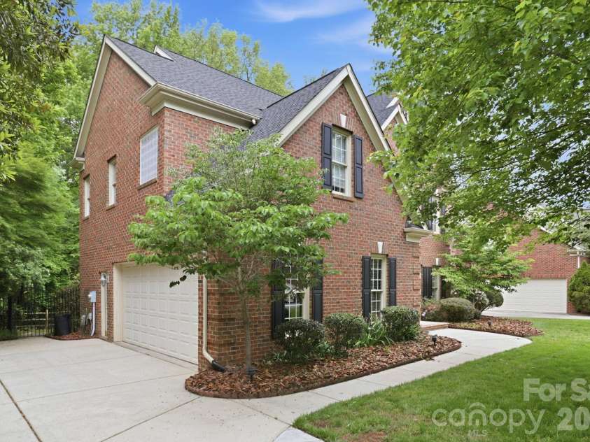 239 Sardis Pointe Road, Matthews, NC 28105.  MLS# CAR4373464, YatesRealty ID 24492. Side view