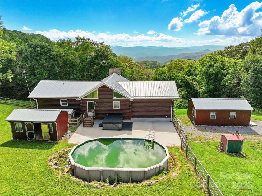 672 Windswept Ridge Road, Canton, NC 28716.  MLS# CAR4279177, YatesRealty ID 24492. 