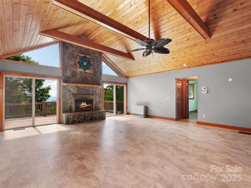 672 Windswept Ridge Road, Canton, NC 28716.  MLS# CAR4279177, YatesRealty ID 24492. 