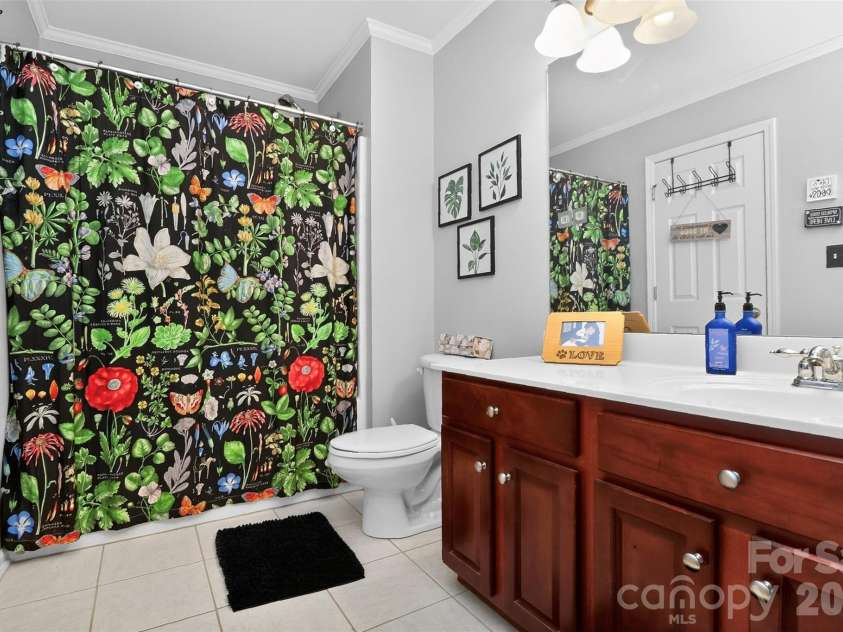 566 Cotton Field Road, Rock Hill, SC 29732.  MLS# CAR4378957, YatesRealty ID 24493. Bathroom