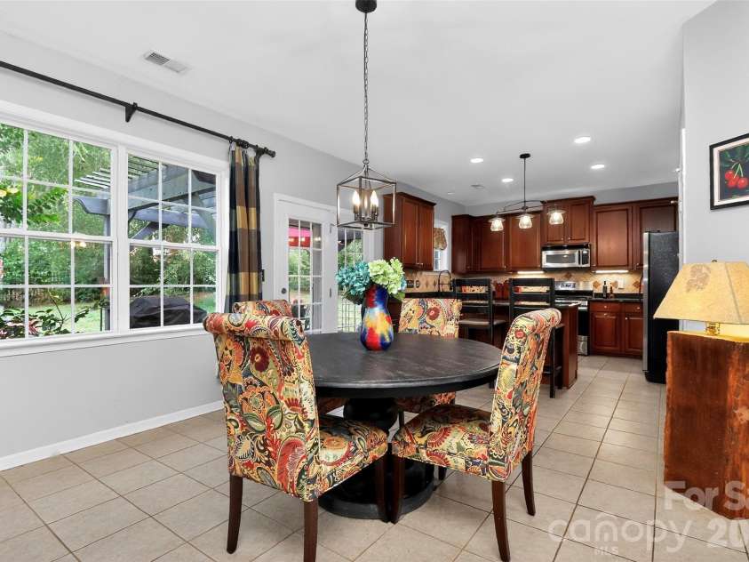566 Cotton Field Road, Rock Hill, SC 29732.  MLS# CAR4378957, YatesRealty ID 24493. Kitchen
