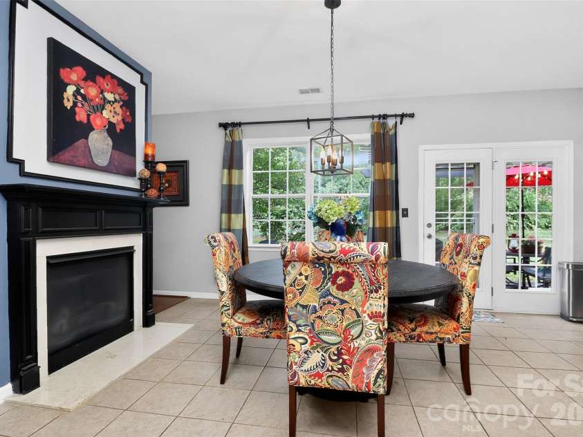 566 Cotton Field Road, Rock Hill, SC 29732.  MLS# CAR4378957, YatesRealty ID 24493. Kitchen