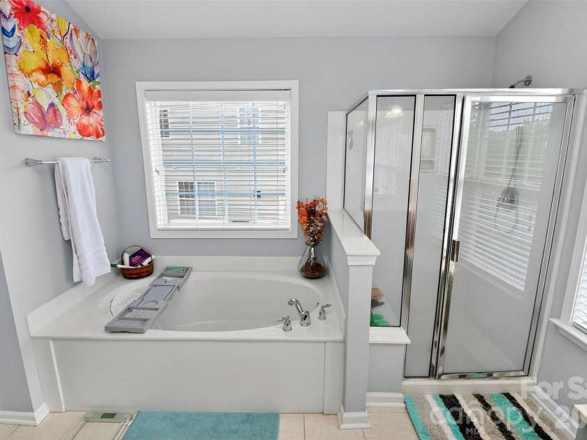 566 Cotton Field Road, Rock Hill, SC 29732.  MLS# CAR4378957, YatesRealty ID 24493. Primary Bath