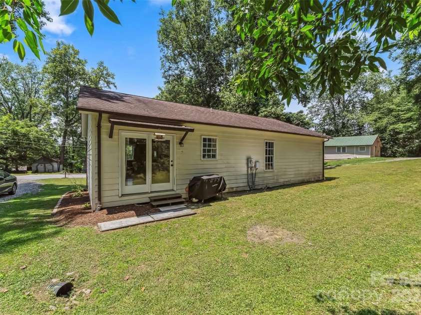 1631 Berkley Street, Lenoir, NC 28645.  MLS# CAR4276482, YatesRealty ID 24494. 