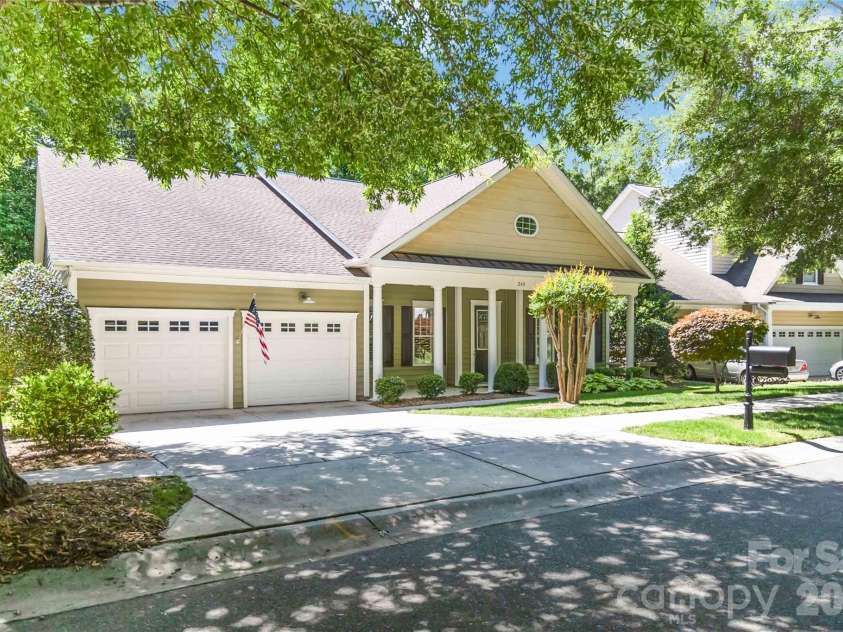 240 Clairborne Court, Matthews, NC 28104.  MLS# CAR4382430, YatesRealty ID 24494. 
