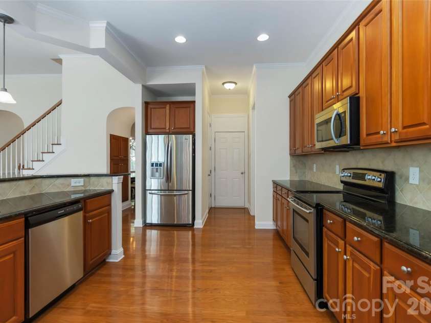 240 Clairborne Court, Matthews, NC 28104.  MLS# CAR4382430, YatesRealty ID 24494. 