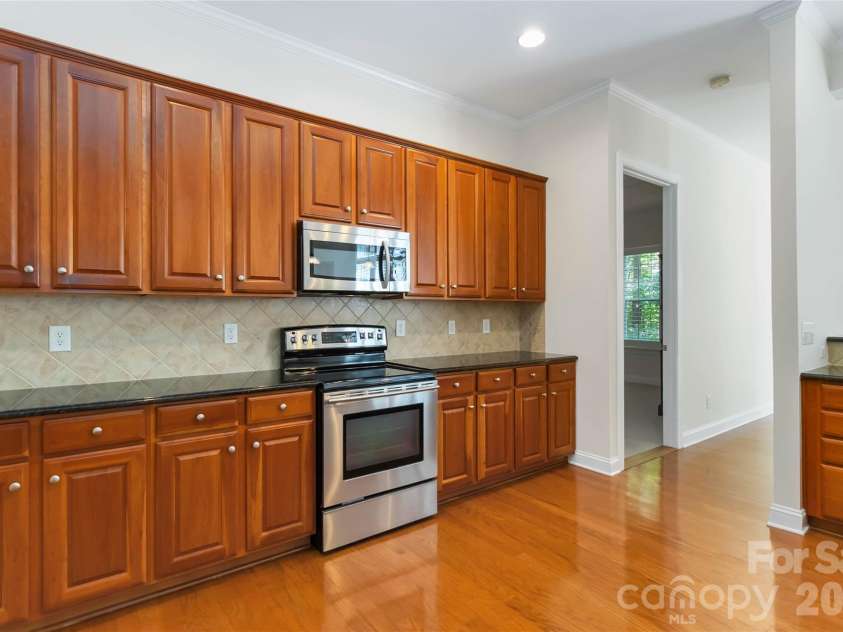 240 Clairborne Court, Matthews, NC 28104.  MLS# CAR4382430, YatesRealty ID 24494. 