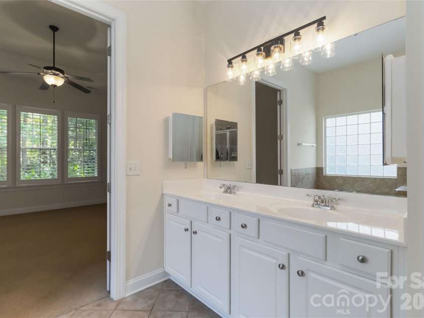 240 Clairborne Court, Matthews, NC 28104.  MLS# CAR4382430, YatesRealty ID 24494. 