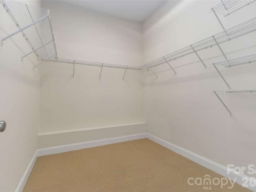 240 Clairborne Court, Matthews, NC 28104.  MLS# CAR4382430, YatesRealty ID 24494. 