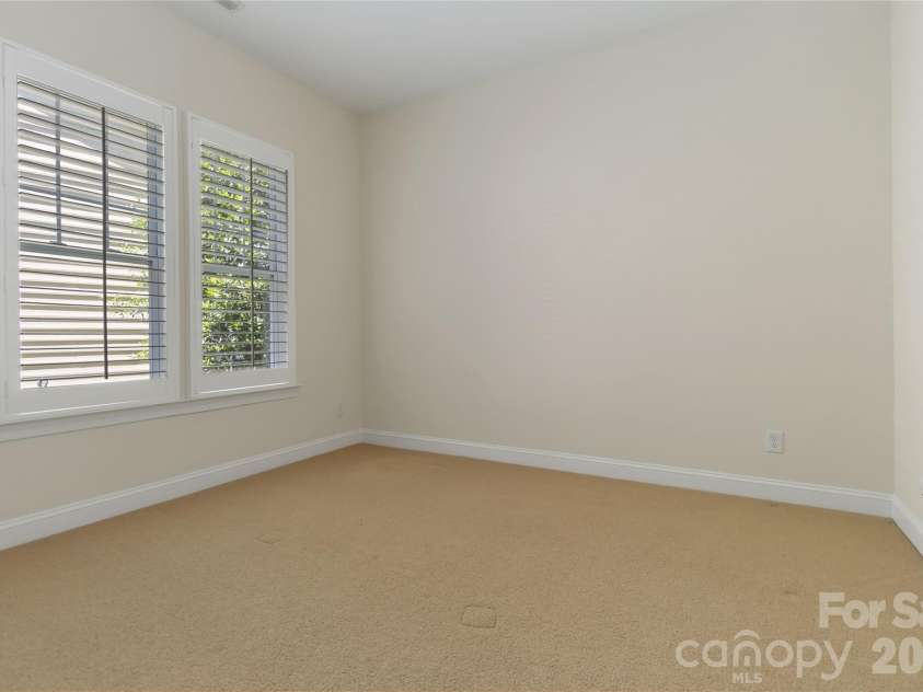 240 Clairborne Court, Matthews, NC 28104.  MLS# CAR4382430, YatesRealty ID 24494. 