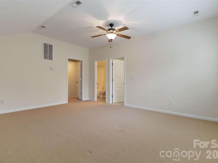 240 Clairborne Court, Matthews, NC 28104.  MLS# CAR4382430, YatesRealty ID 24494. 