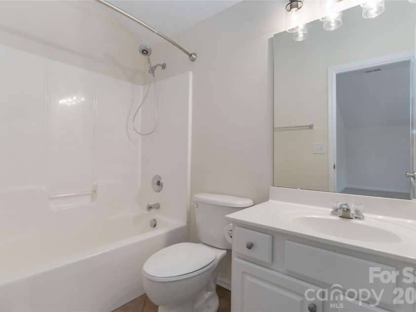 240 Clairborne Court, Matthews, NC 28104.  MLS# CAR4382430, YatesRealty ID 24494. 