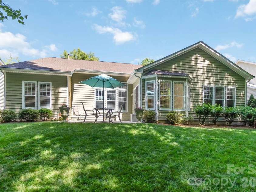 240 Clairborne Court, Matthews, NC 28104.  MLS# CAR4382430, YatesRealty ID 24494. 