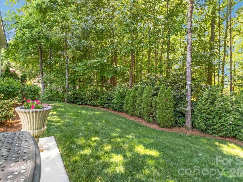 240 Clairborne Court, Matthews, NC 28104.  MLS# CAR4382430, YatesRealty ID 24494. 