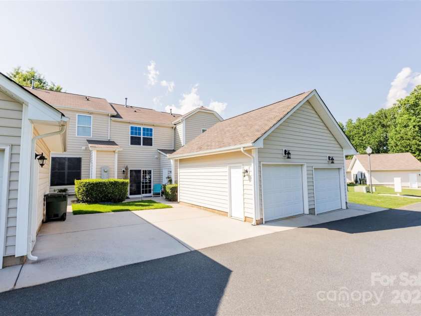 141 Leyton Loop, Mooresville, NC 28117.  MLS# CAR4278970, YatesRealty ID 24495. 