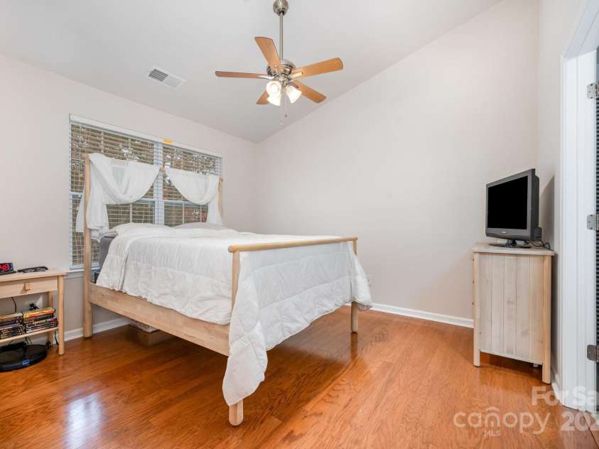 141 Leyton Loop, Mooresville, NC 28117.  MLS# CAR4322648, YatesRealty ID 24495. 