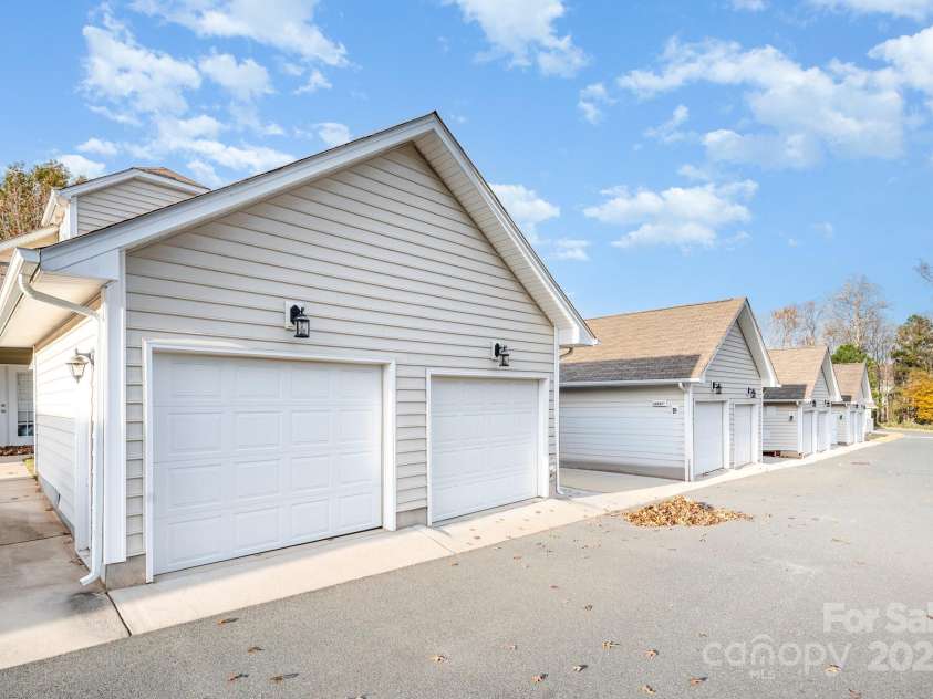 141 Leyton Loop, Mooresville, NC 28117.  MLS# CAR4322648, YatesRealty ID 24495. 