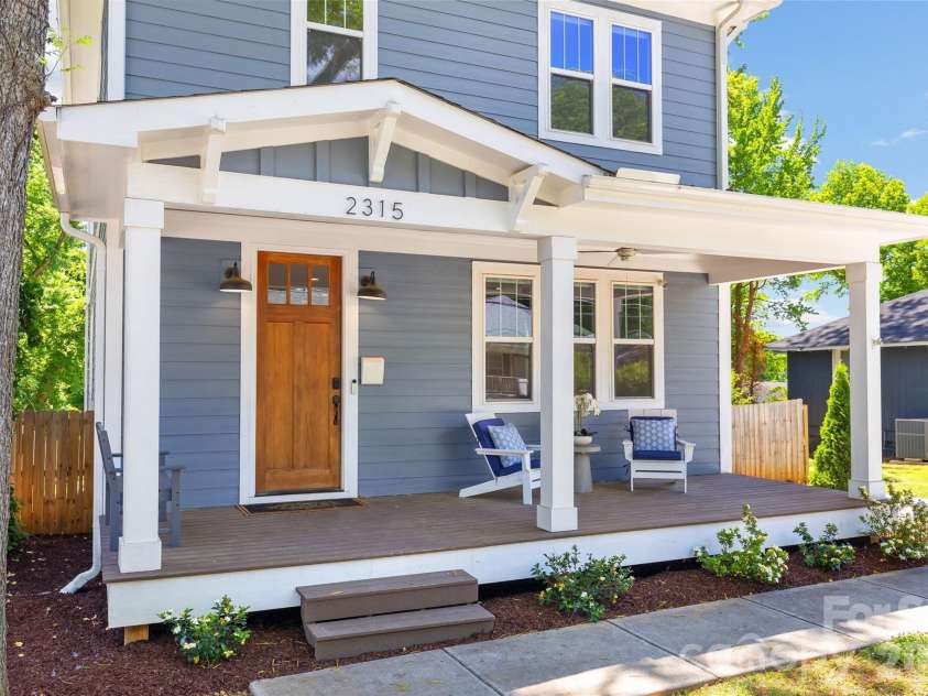 2315 Dundeen Street, Charlotte, NC 28216.  MLS# CAR4379399, YatesRealty ID 24495. 