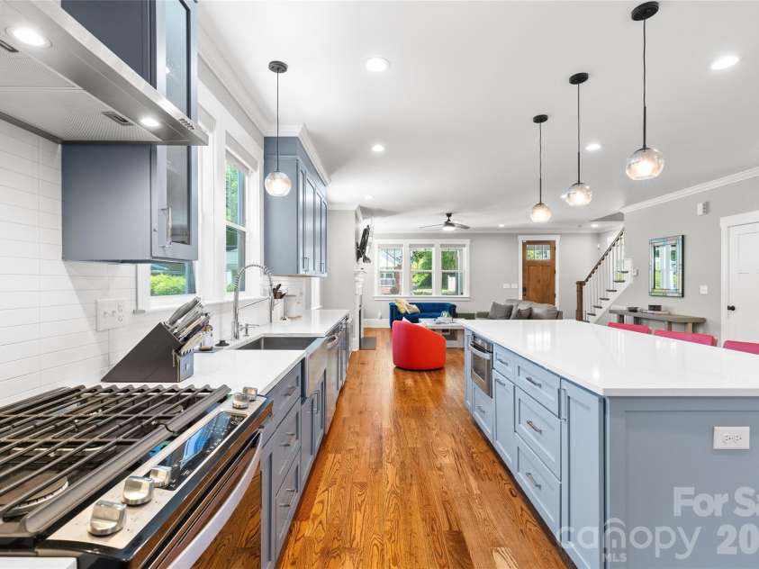 2315 Dundeen Street, Charlotte, NC 28216.  MLS# CAR4379399, YatesRealty ID 24495. 