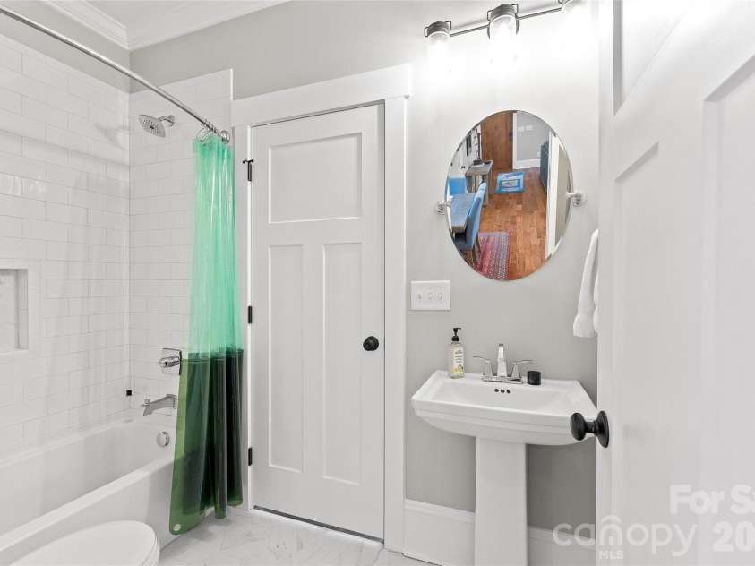 2315 Dundeen Street, Charlotte, NC 28216.  MLS# CAR4379399, YatesRealty ID 24495. 