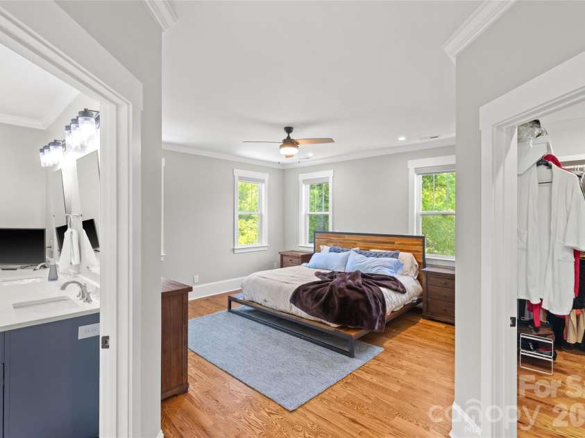 2315 Dundeen Street, Charlotte, NC 28216.  MLS# CAR4379399, YatesRealty ID 24495. 