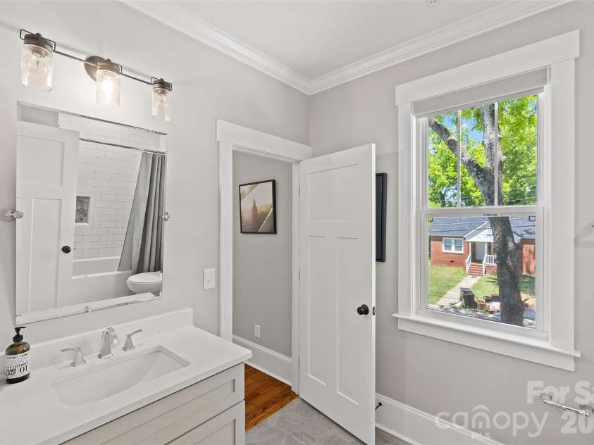 2315 Dundeen Street, Charlotte, NC 28216.  MLS# CAR4379399, YatesRealty ID 24495. 