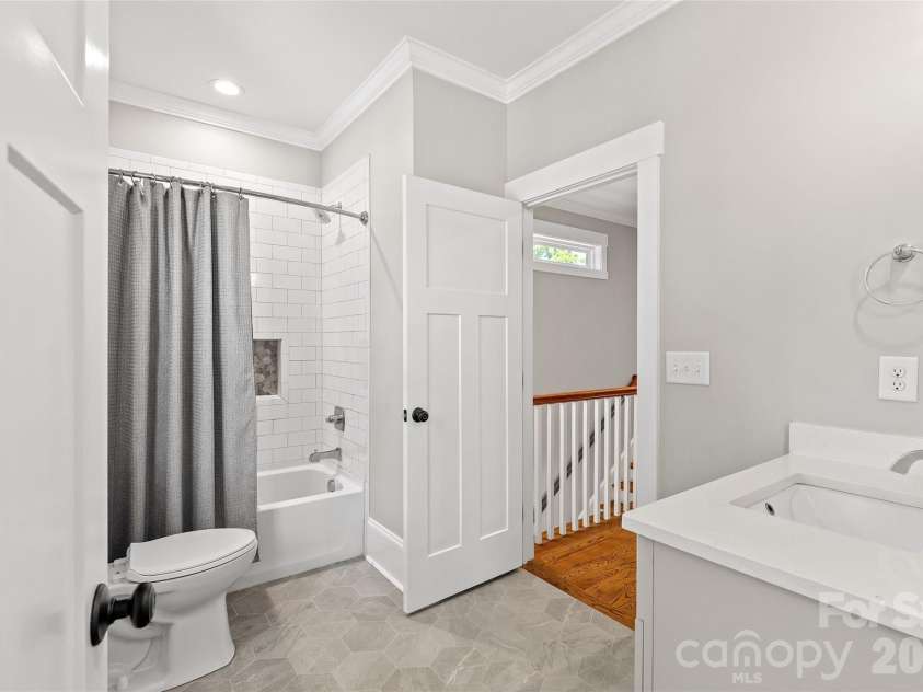 2315 Dundeen Street, Charlotte, NC 28216.  MLS# CAR4379399, YatesRealty ID 24495. 